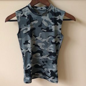 Like-new Nike sleeveless camo top